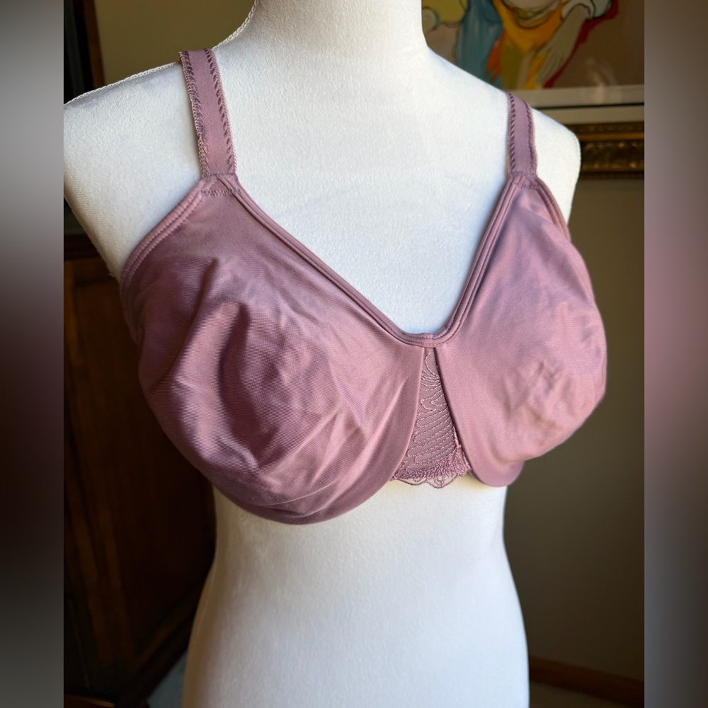 Beautiful Wacoal Lace Trim Underwire Bra - Dark Pink